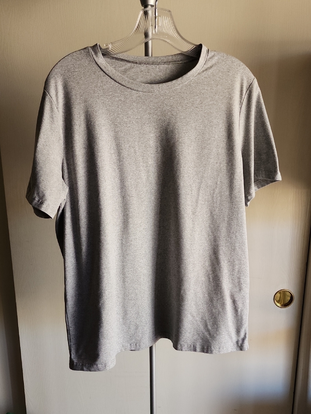 Flash Sale! Crew Neck T-Shirt 🩶